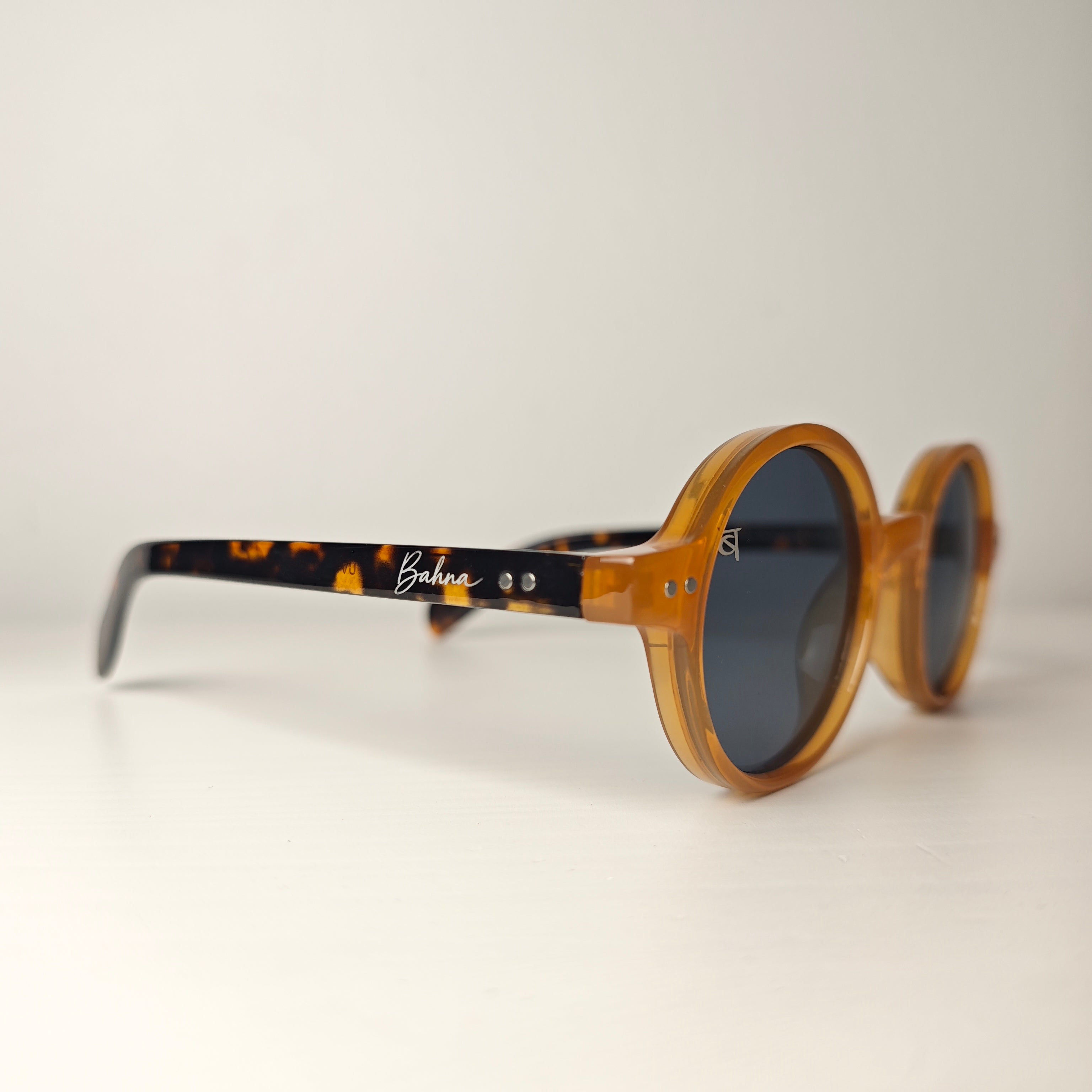 Tokio – Amber Black